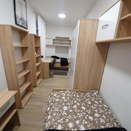 Railway Station City Modern Apartment Μαριμπόρ Εξωτερικό φωτογραφία
